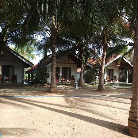 Villa Nilaveli Cabana Екстериор снимка