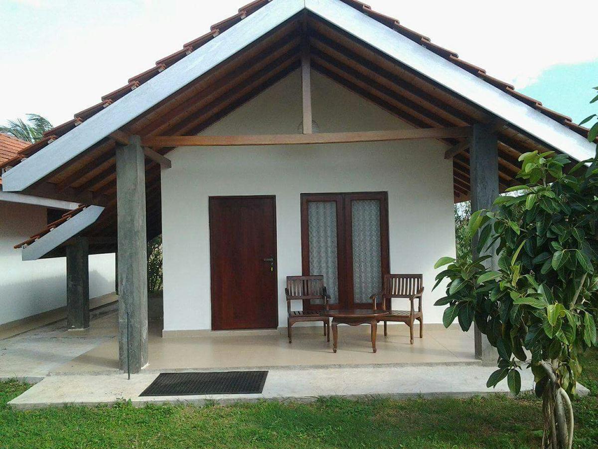 Villa Nilaveli Cabana Екстериор снимка