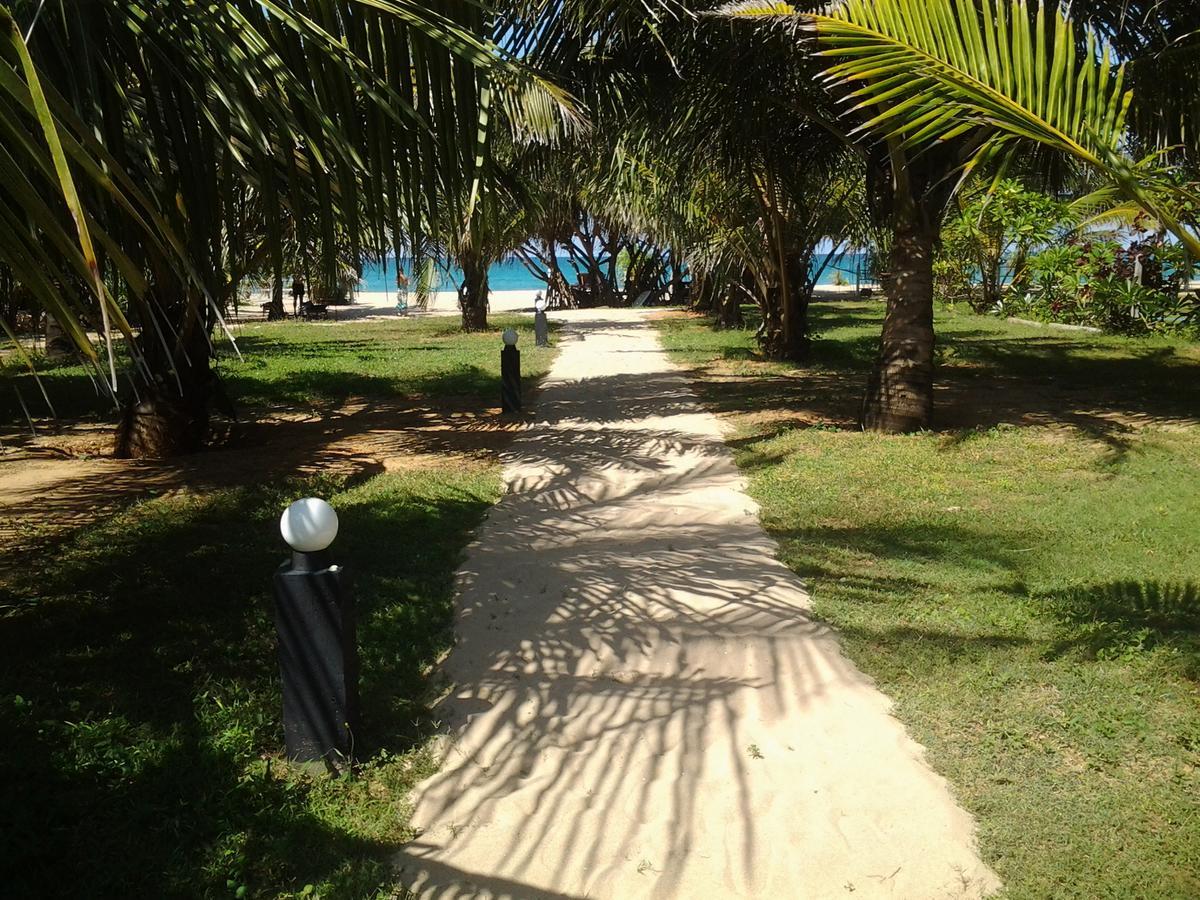 Villa Nilaveli Cabana Екстериор снимка