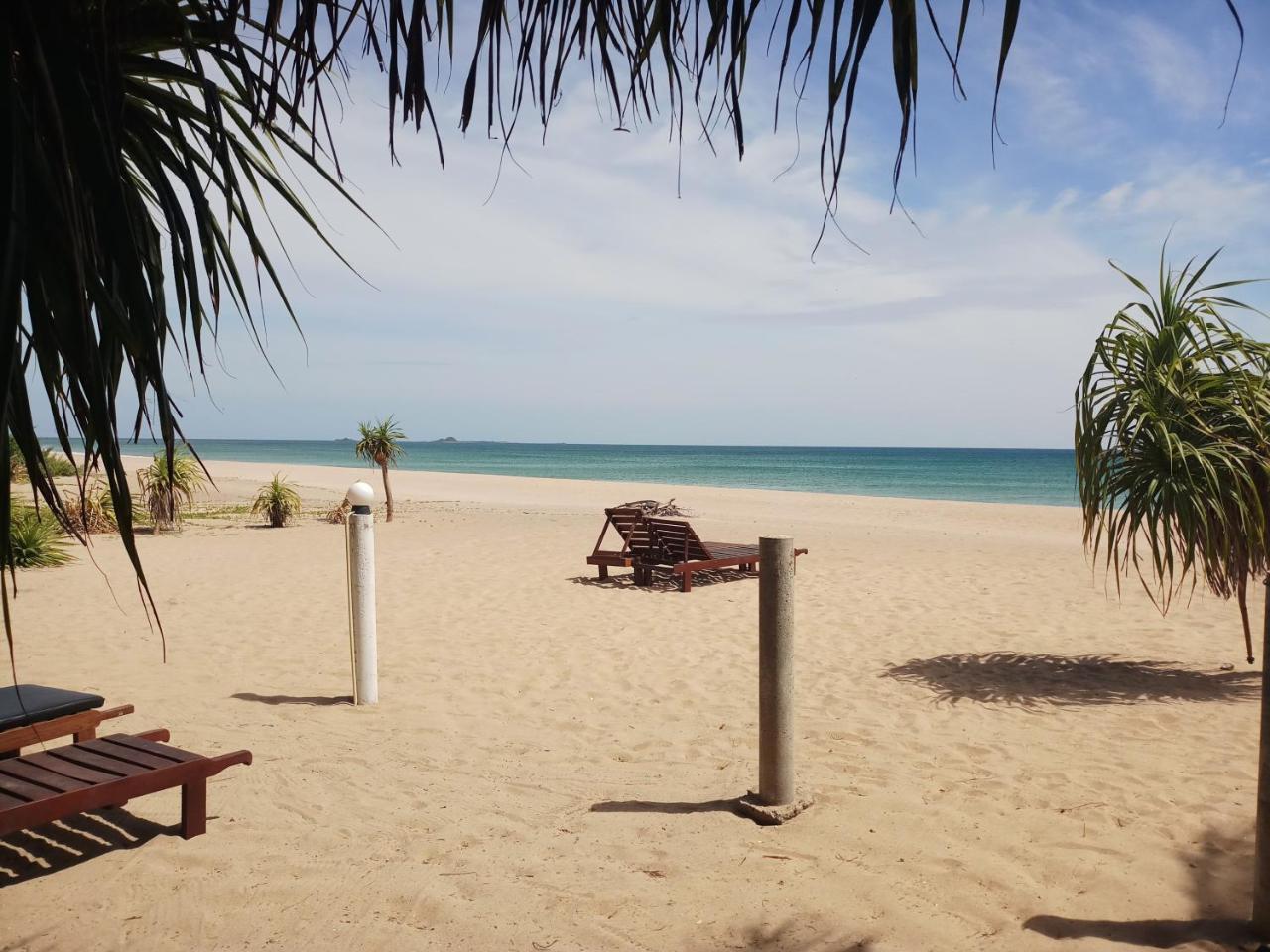 Villa Nilaveli Cabana Екстериор снимка